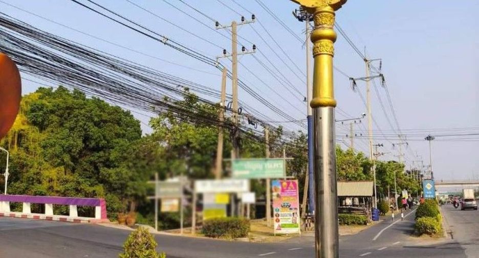 À vendre 2 chambres maison de ville à Mueang Samut Prakan, Samut Prakan