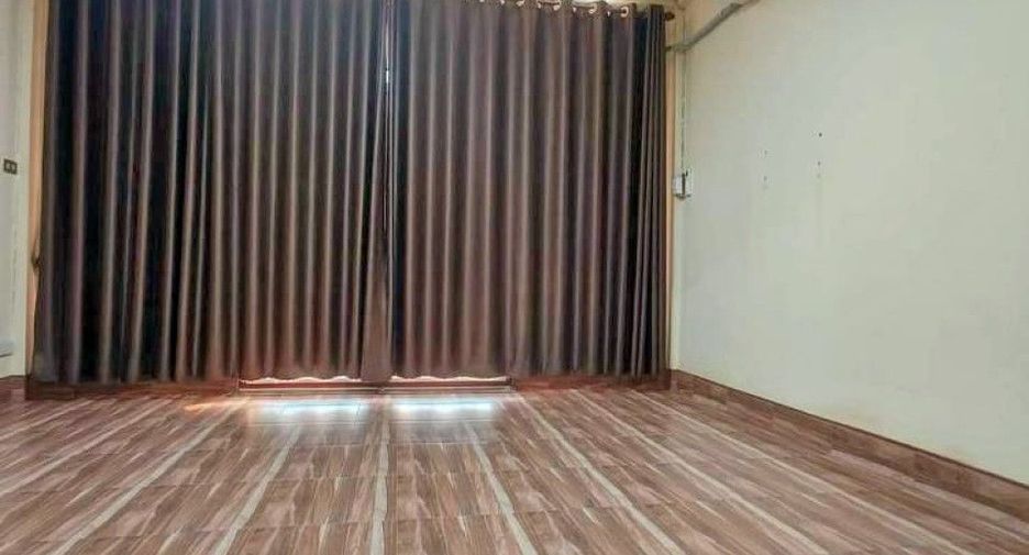 À vendre 2 chambres maison de ville à Mueang Samut Prakan, Samut Prakan