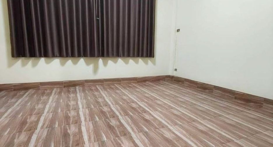 À vendre 2 chambres maison de ville à Mueang Samut Prakan, Samut Prakan