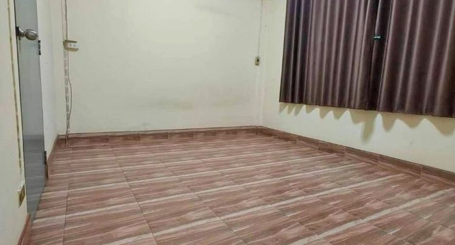 À vendre 2 chambres maison de ville à Mueang Samut Prakan, Samut Prakan