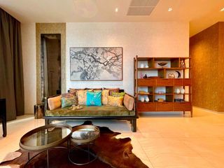 Condo en alquiler y en venta de 2 habitaciones en Bang Rak, Bangkok