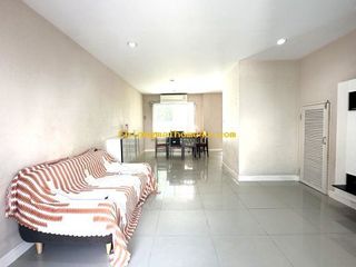 Reihenhaus zur Miete mit 2 Zimmer in Mueang Chiang Mai, Chiang Mai