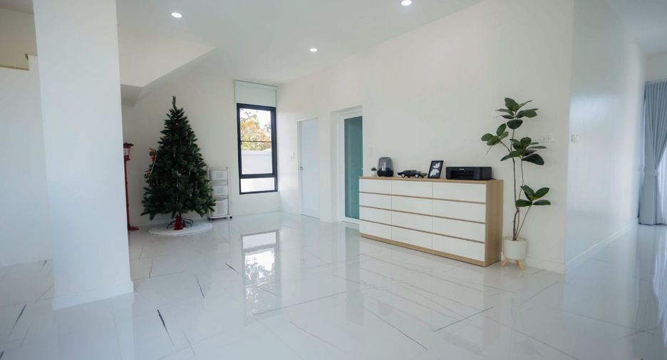 Casa en venta de 4 habitaciones en Mueang Chiang Mai, Chiang Mai