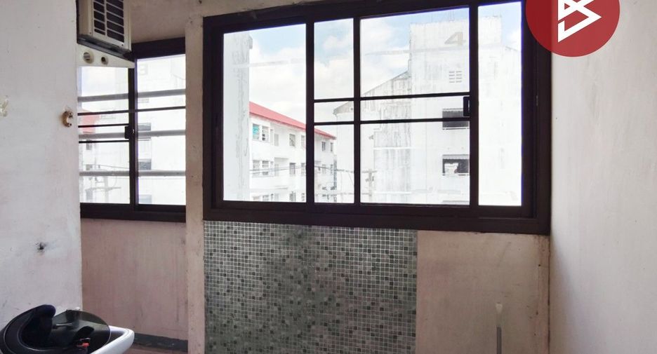 Wohnung zum Kauf mit 1 Zimmer in Sam Phran, Nakhon Pathom