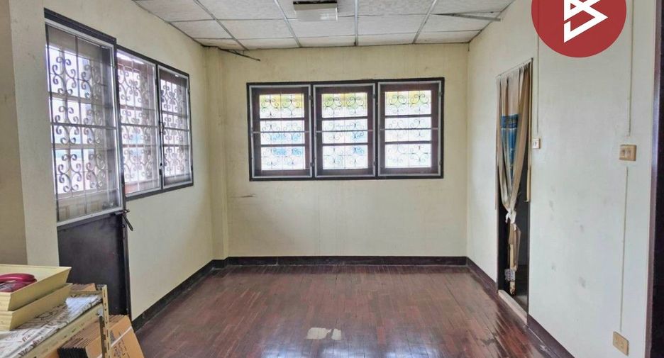 Casa adosada en venta de 8 habitaciones en Thung Khru, Bangkok