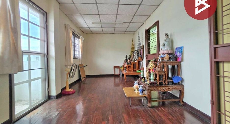Casa adosada en venta de 8 habitaciones en Thung Khru, Bangkok
