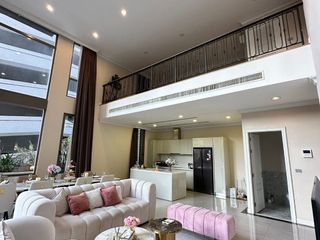 Аренда 4 спальни дом в Кхлонг Тоеи, Бангкок