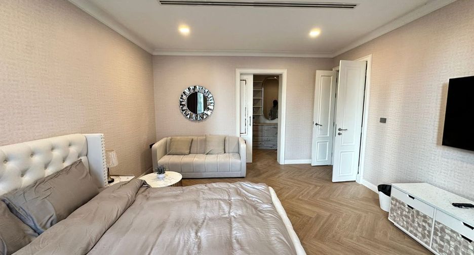 For rent 4 bedrooms house in Khlong Toei, Bangkok
