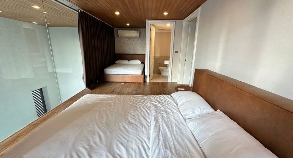For rent 4 bedrooms house in Khlong Toei, Bangkok