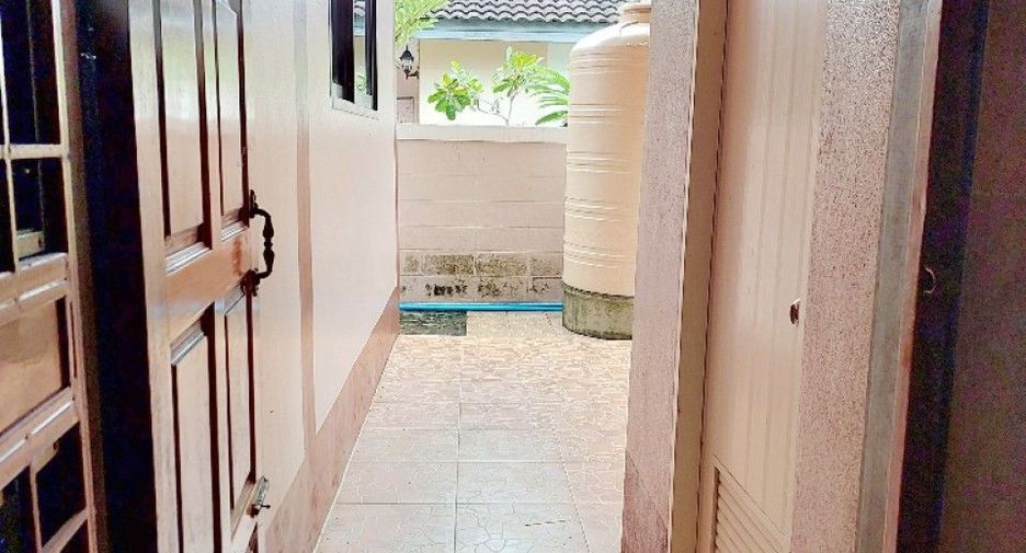 For sale 3 bedrooms house in Mueang Nakhon Si Thammarat, Nakhon Si Thammarat