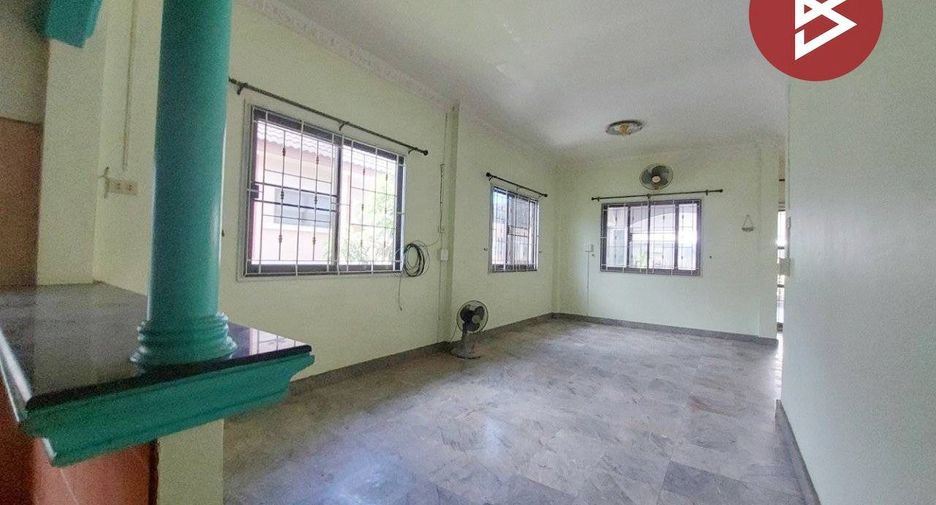 For sale 3 bedrooms house in Mueang Nakhon Si Thammarat, Nakhon Si Thammarat