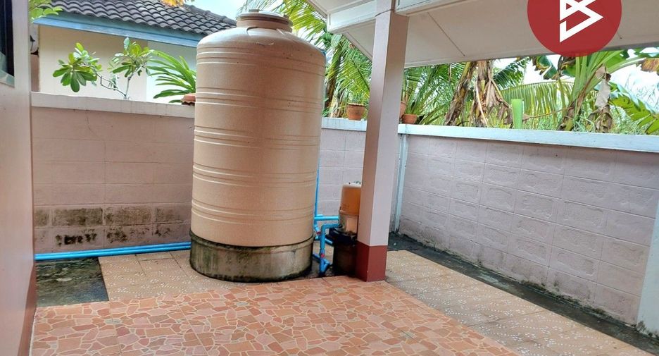For sale 3 bedrooms house in Mueang Nakhon Si Thammarat, Nakhon Si Thammarat