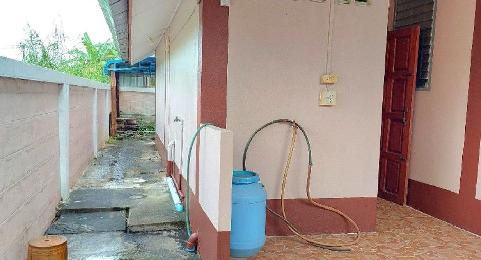 For sale 3 bedrooms house in Mueang Nakhon Si Thammarat, Nakhon Si Thammarat