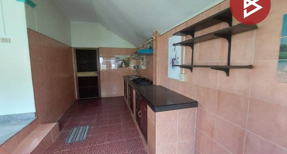 For sale 3 bedrooms house in Mueang Nakhon Si Thammarat, Nakhon Si Thammarat