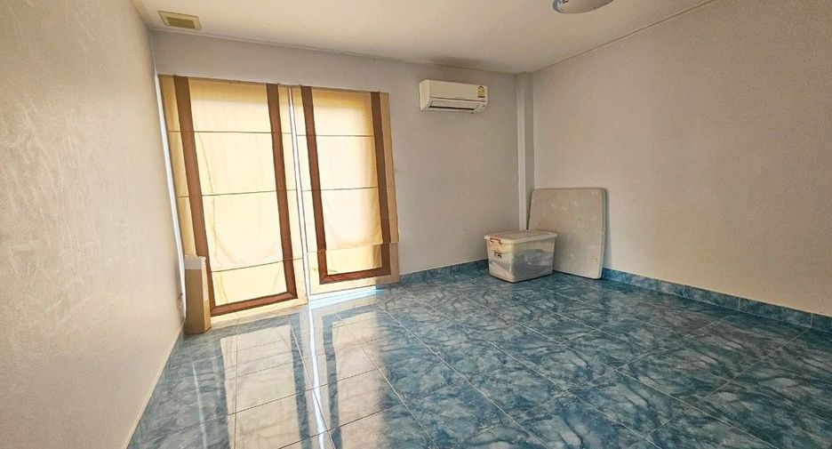 À vendre 5 chambres maison à Mueang Chon Buri, Chonburi