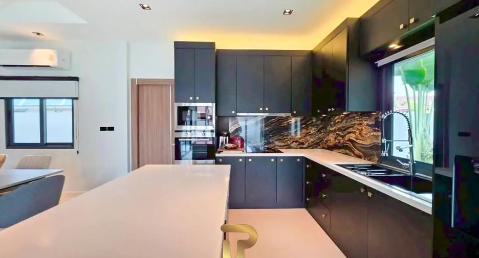 For sale 3 ベッドルーム villa in Huay Yai, Pattaya