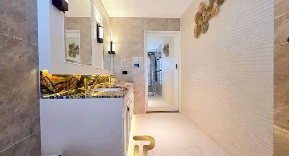 For sale 3 ベッドルーム villa in Huay Yai, Pattaya