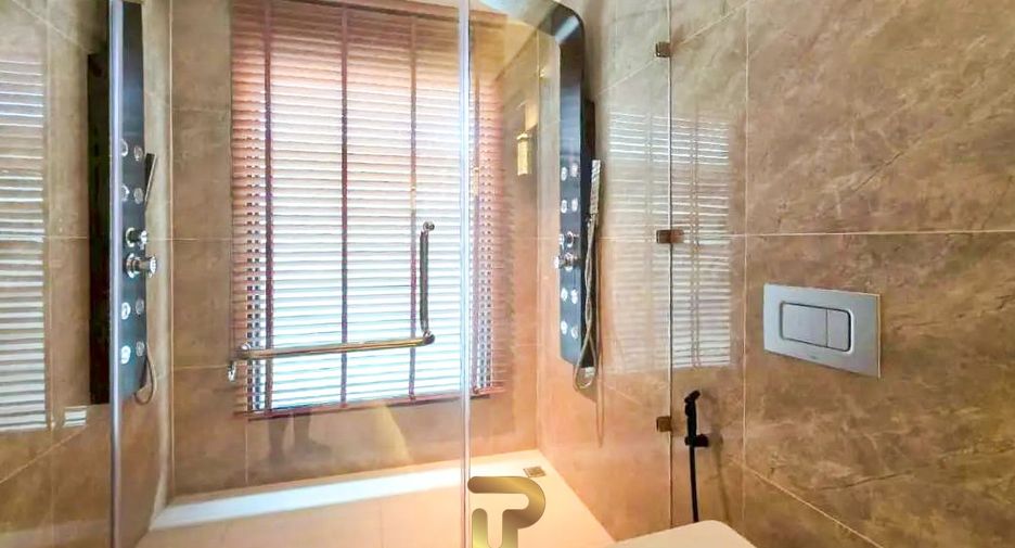 For sale 3 ベッドルーム villa in Huay Yai, Pattaya