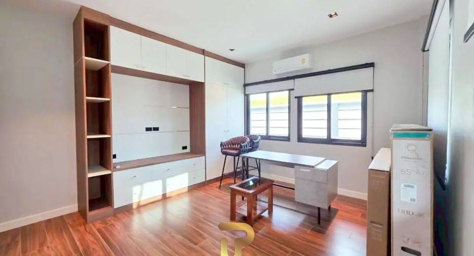 For sale 3 ベッドルーム villa in Huay Yai, Pattaya