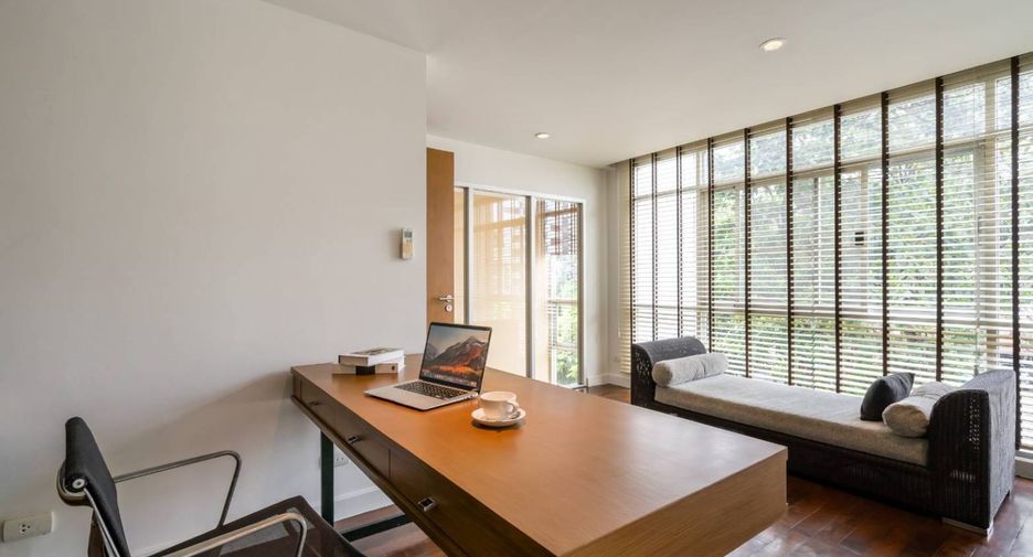 Condo en alquiler de 3 habitaciones en Watthana, Bangkok