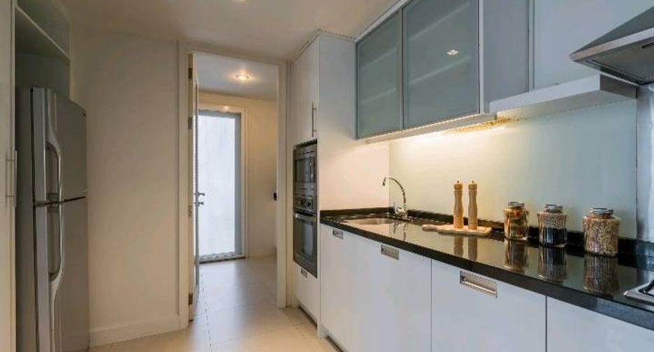 Condo en alquiler de 3 habitaciones en Watthana, Bangkok