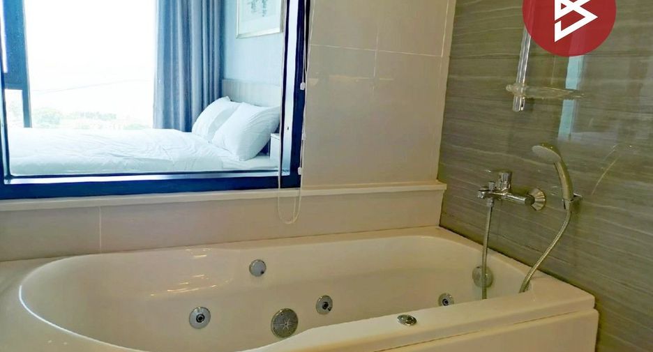 For sale 1 bed condo in Si Racha, Chonburi