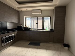 ให้เช่า 5 ห้องนอน บ้านเดี่ยว ใน วัฒนา, กรุงเทพฯ