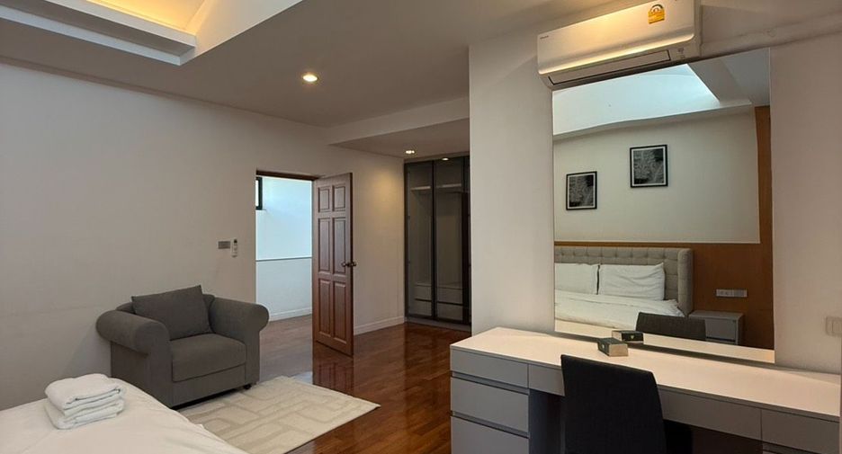 ให้เช่า 5 ห้องนอน บ้านเดี่ยว ใน วัฒนา, กรุงเทพฯ