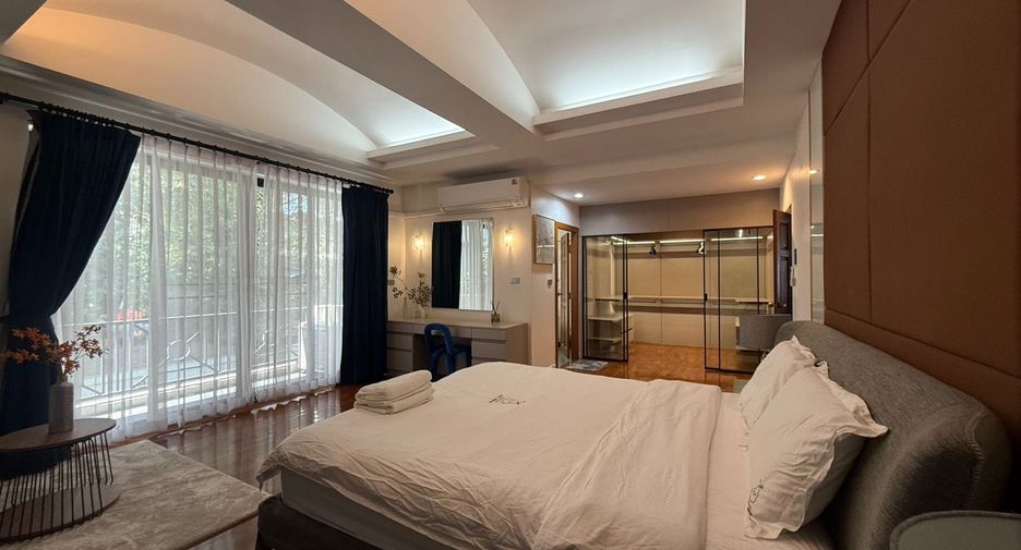 ให้เช่า 5 ห้องนอน บ้านเดี่ยว ใน วัฒนา, กรุงเทพฯ