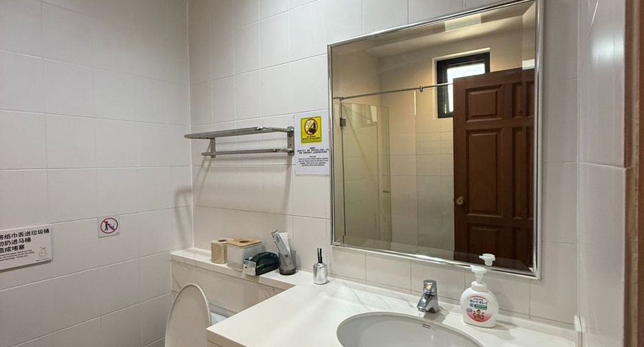 ให้เช่า 5 ห้องนอน บ้านเดี่ยว ใน วัฒนา, กรุงเทพฯ