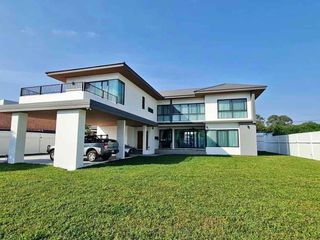Casa en alquiler de 4 habitaciones en Bang Lamung, Chonburi