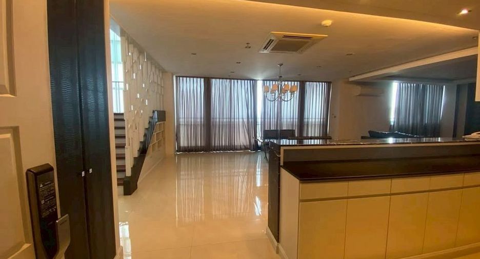 For rent 3 ベッドルーム condo in Bang Kapi, Bangkok
