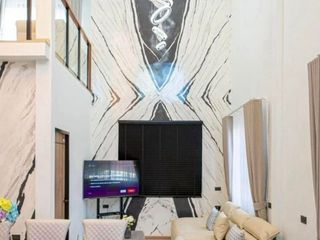For rent and for sale 5 bedrooms house in Bang Kapi, Bangkok