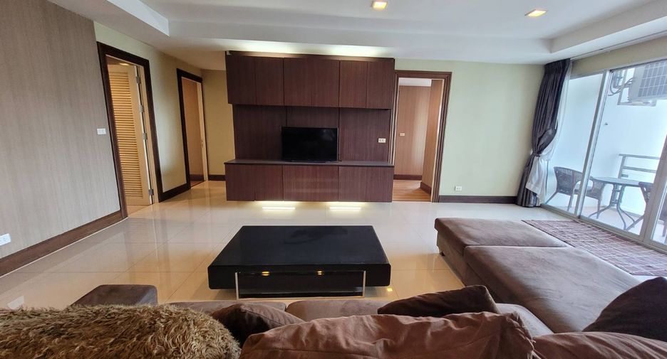Condo en alquiler de 3 habitaciones en Khlong Toei, Bangkok