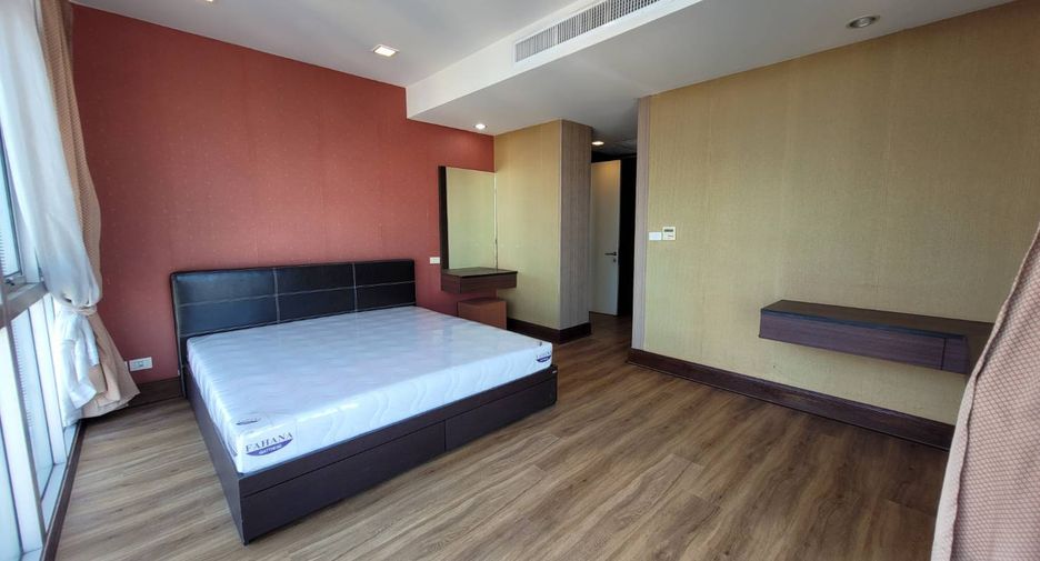 Condo en alquiler de 3 habitaciones en Khlong Toei, Bangkok