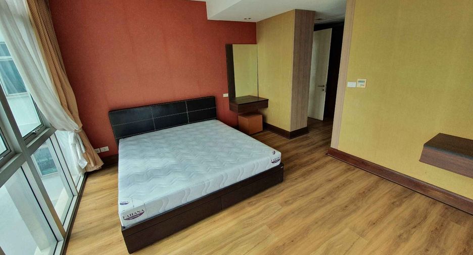 Condo en alquiler de 3 habitaciones en Khlong Toei, Bangkok