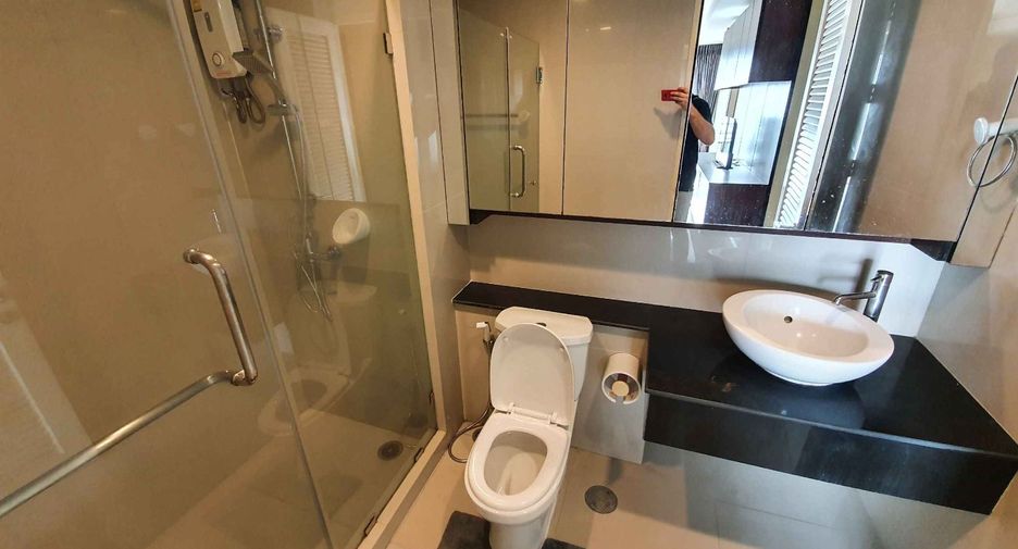 Condo en alquiler de 3 habitaciones en Khlong Toei, Bangkok