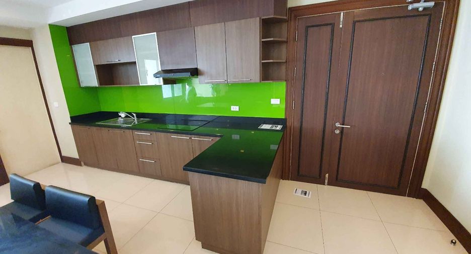 Condo en alquiler de 3 habitaciones en Khlong Toei, Bangkok