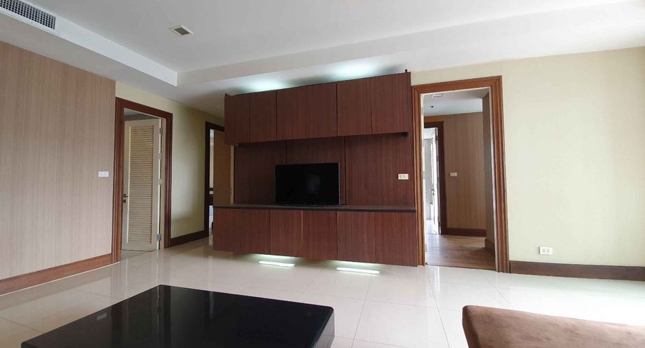 Condo en alquiler de 3 habitaciones en Khlong Toei, Bangkok