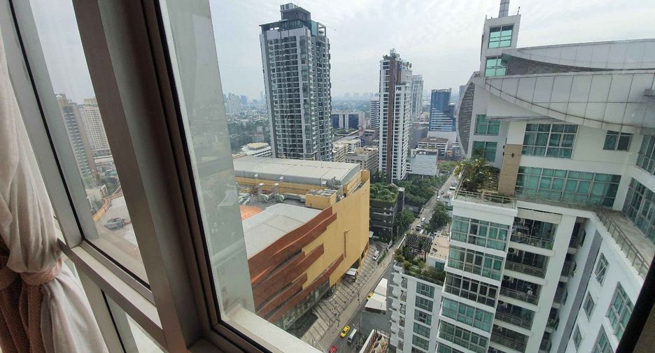 Condo en alquiler de 3 habitaciones en Khlong Toei, Bangkok