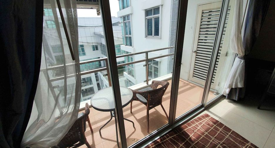 Condo en alquiler de 3 habitaciones en Khlong Toei, Bangkok