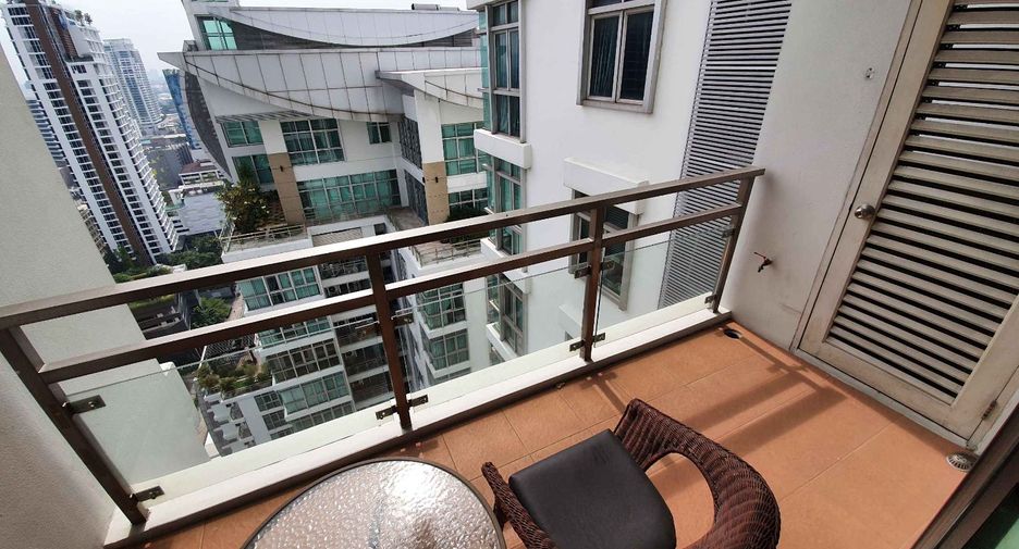 Condo en alquiler de 3 habitaciones en Khlong Toei, Bangkok