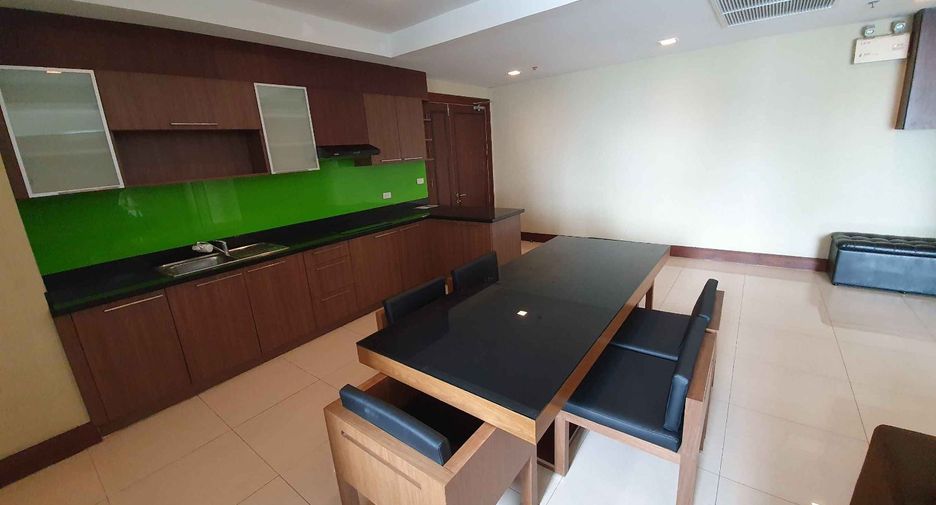Condo en alquiler de 3 habitaciones en Khlong Toei, Bangkok