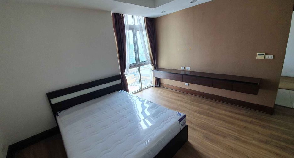 Condo en alquiler de 3 habitaciones en Khlong Toei, Bangkok
