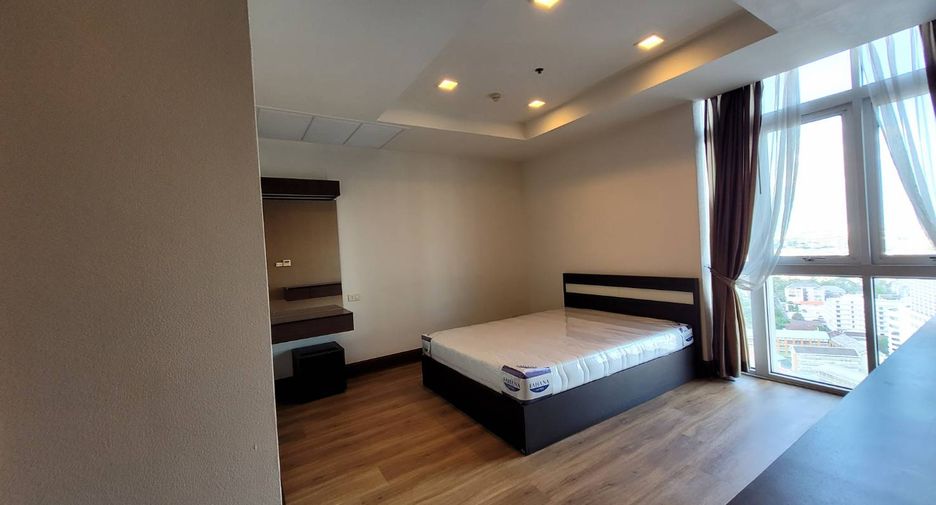 Condo en alquiler de 3 habitaciones en Khlong Toei, Bangkok