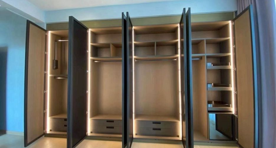 Condo en alquiler y en venta de 3 habitaciones en Watthana, Bangkok