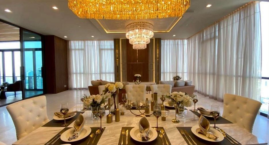 Condo en alquiler y en venta de 3 habitaciones en Watthana, Bangkok
