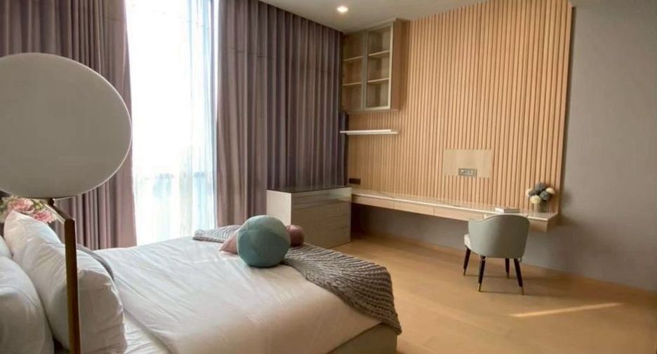 Condo en alquiler y en venta de 3 habitaciones en Watthana, Bangkok