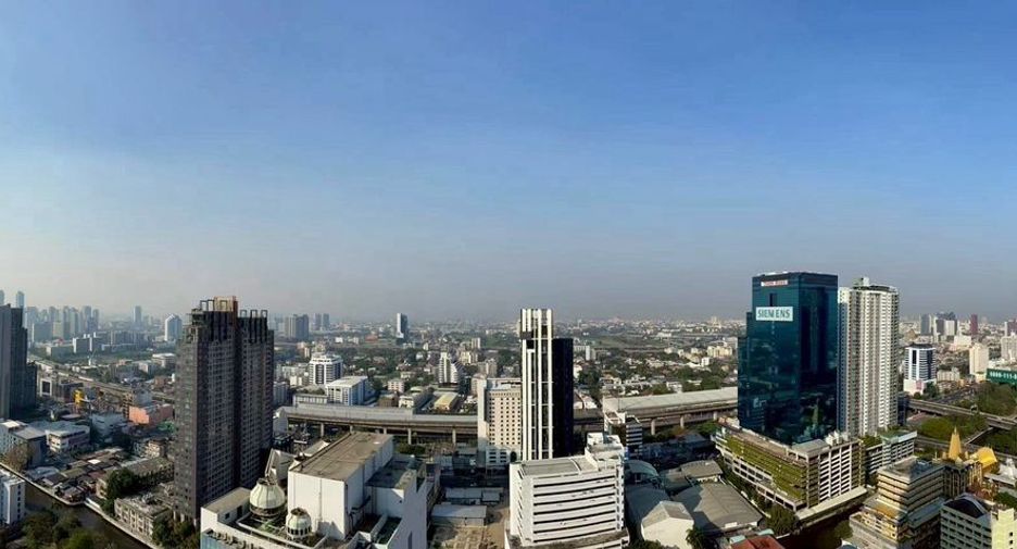 Condo en alquiler y en venta de 3 habitaciones en Watthana, Bangkok