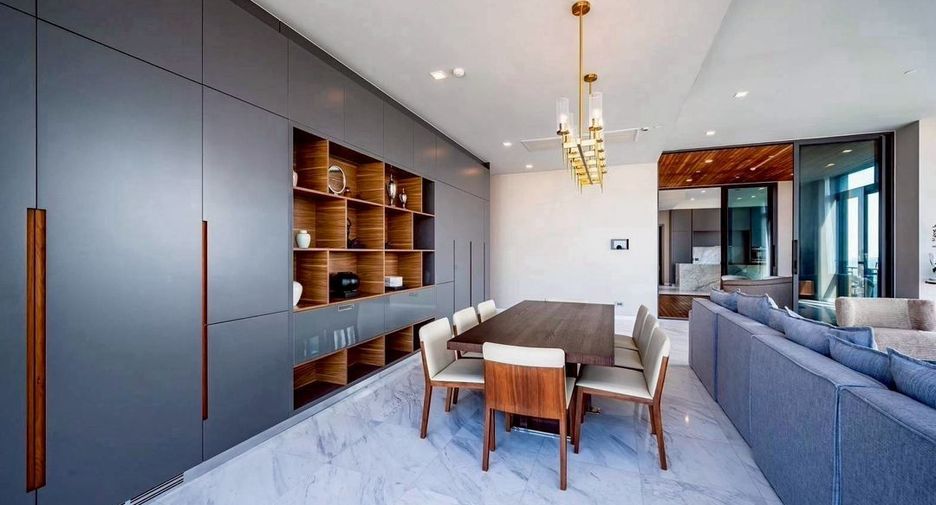 Condo en alquiler y en venta de 3 habitaciones en Watthana, Bangkok